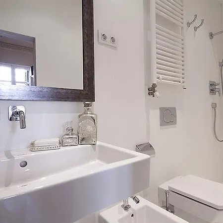 Apartment Rentals - Rambla De Catalunya Center